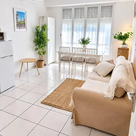 2 Bedroom, Private Bath Near *