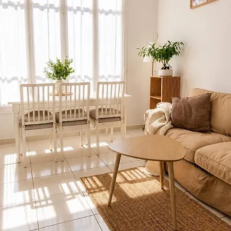 2 Bedroom, Private Bath Near *