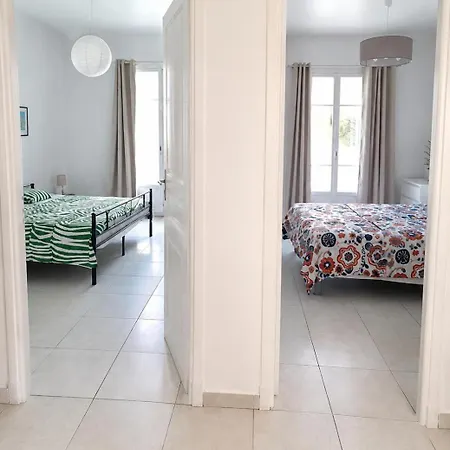 2 Bedroom, Private Bath Near * Niza