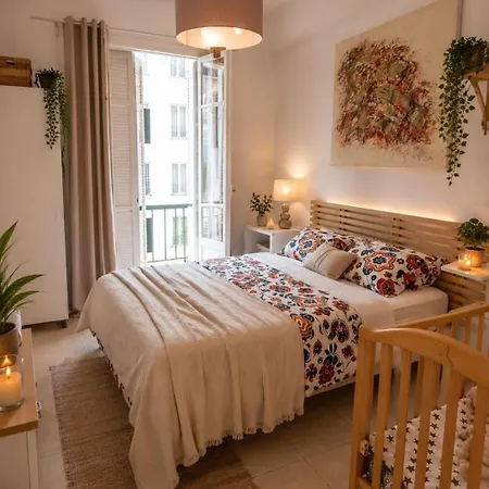 2 Bedroom, Private Bath Near Niza